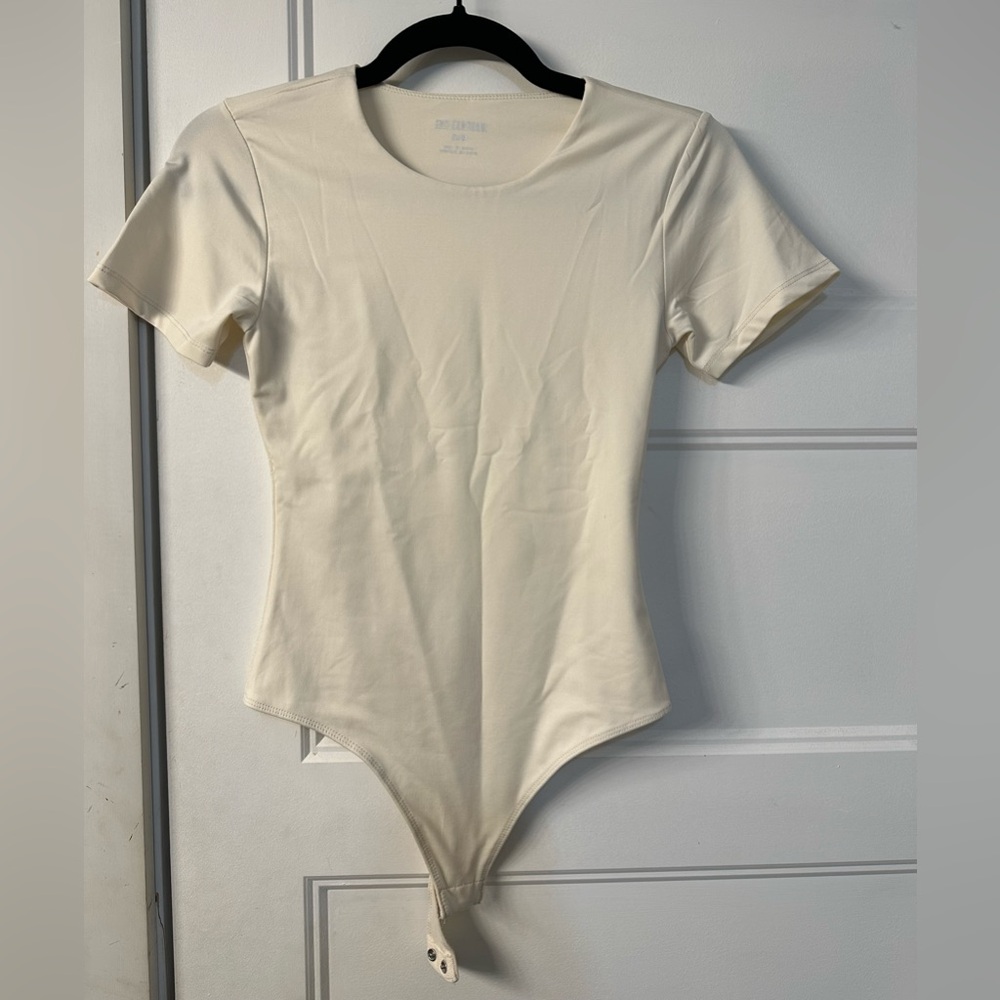 SWS Contour Cream Tshirt bodysuit